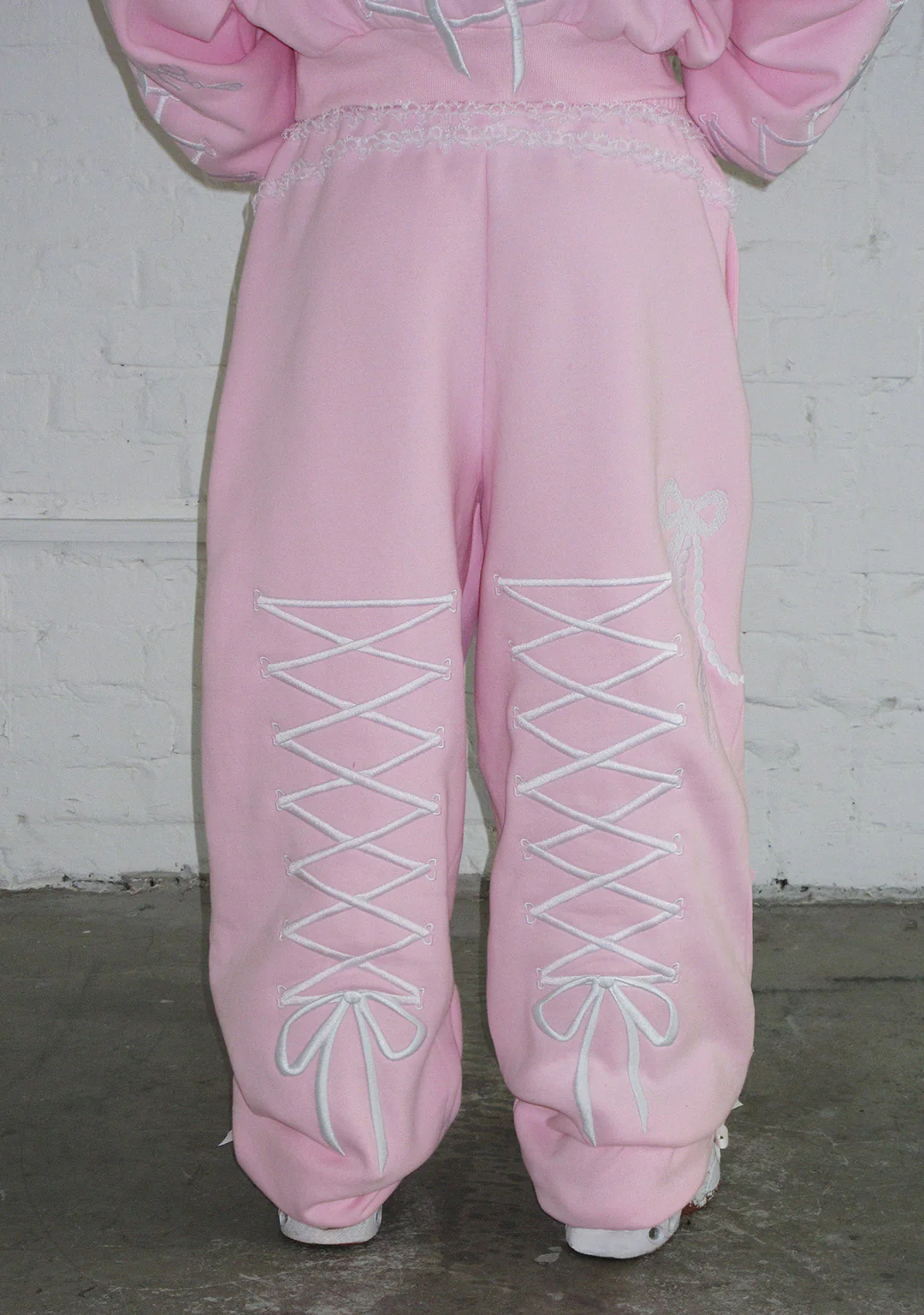 CONFESSIONS EMBROIDERED OVERSIZED SWEATPANTS BABY PINK - Image 3