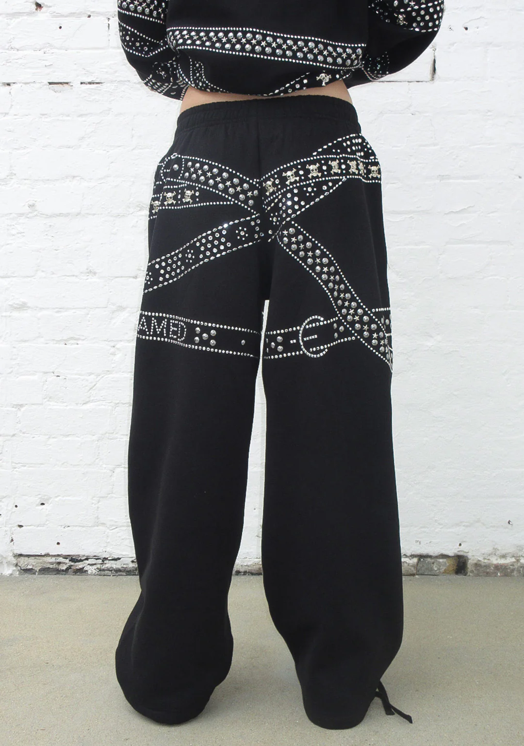 CRUSH STUDDED BELT OVERSIZED SWEATPANTS BLACK - Image 3