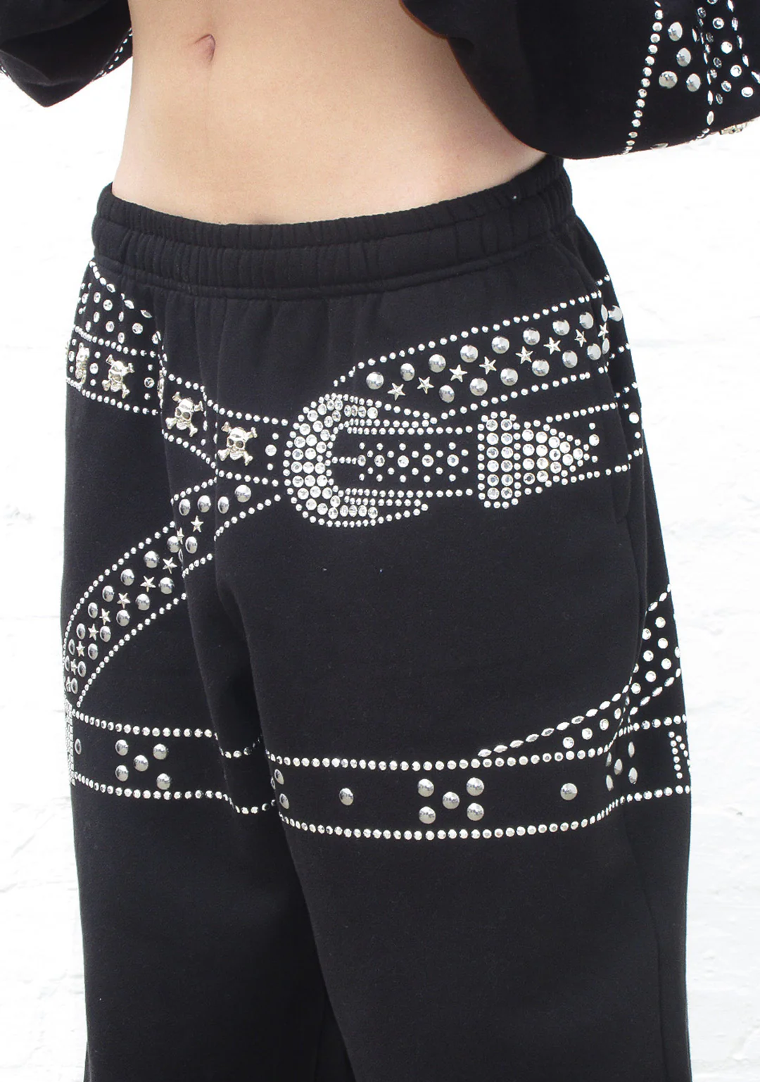CRUSH STUDDED BELT OVERSIZED SWEATPANTS BLACK - Image 4
