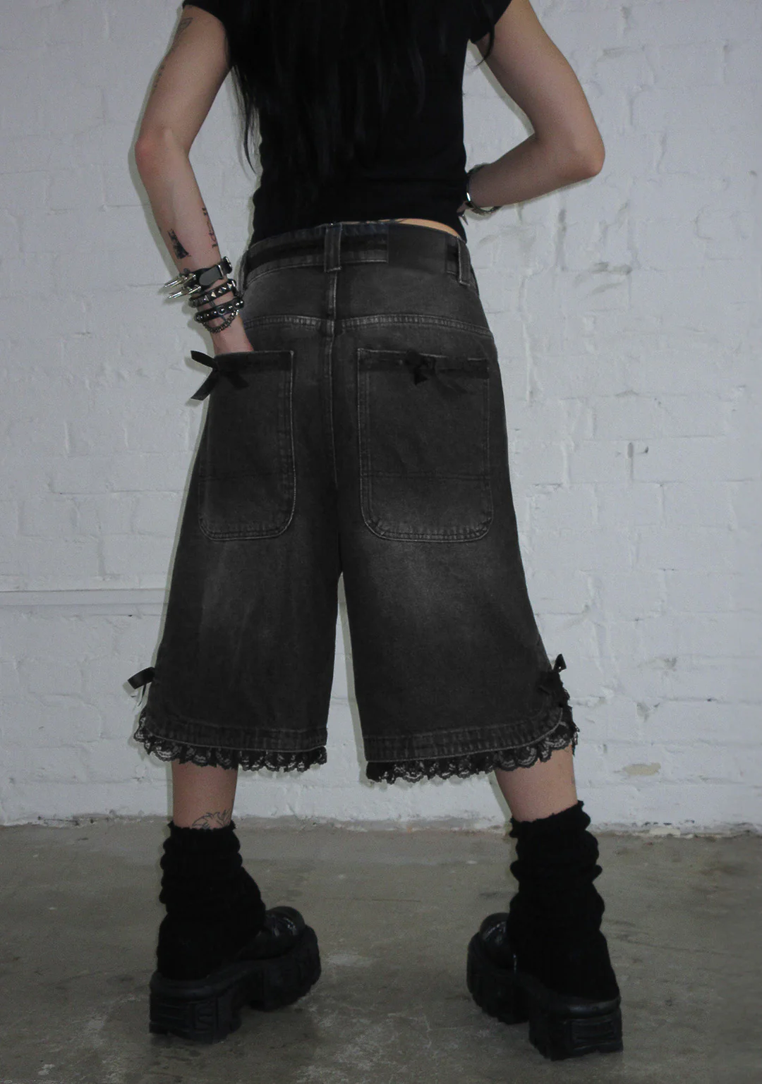 DESTROY LACE RIBBON JORTS BLACK VINTAGE WASH - Image 3