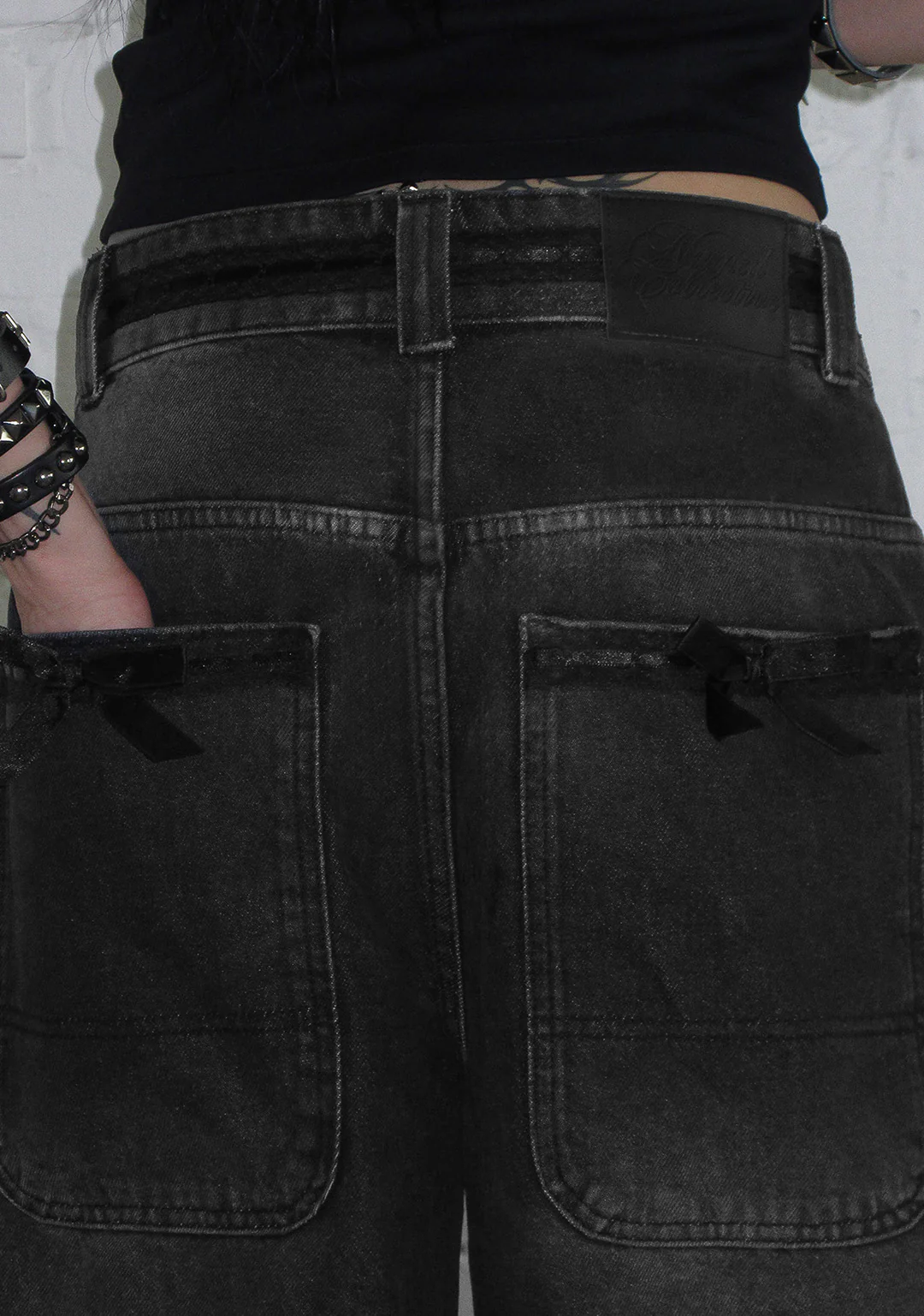 DESTROY LACE RIBBON JORTS BLACK VINTAGE WASH - Image 5