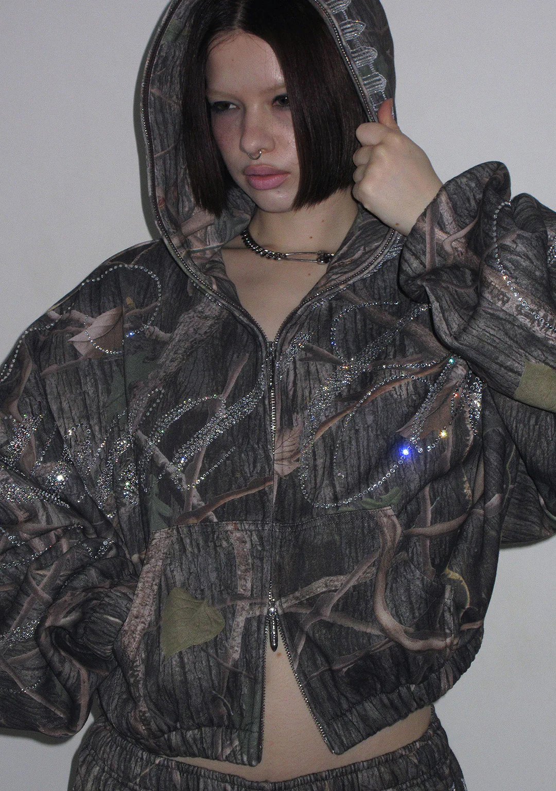 ENEMY RHINESTONE CROP ZIP HOODIE TREE CAMO - Image 5