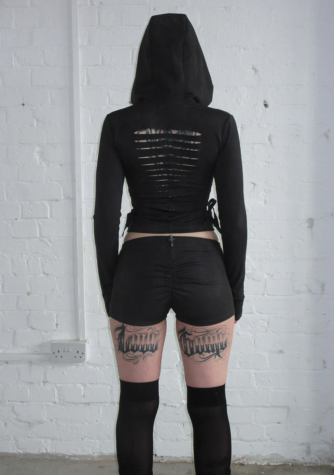 ENVY SNAKESKIN SLASHED SCULPT STRETCH ZIP HOODIE CHARCOAL - Image 4