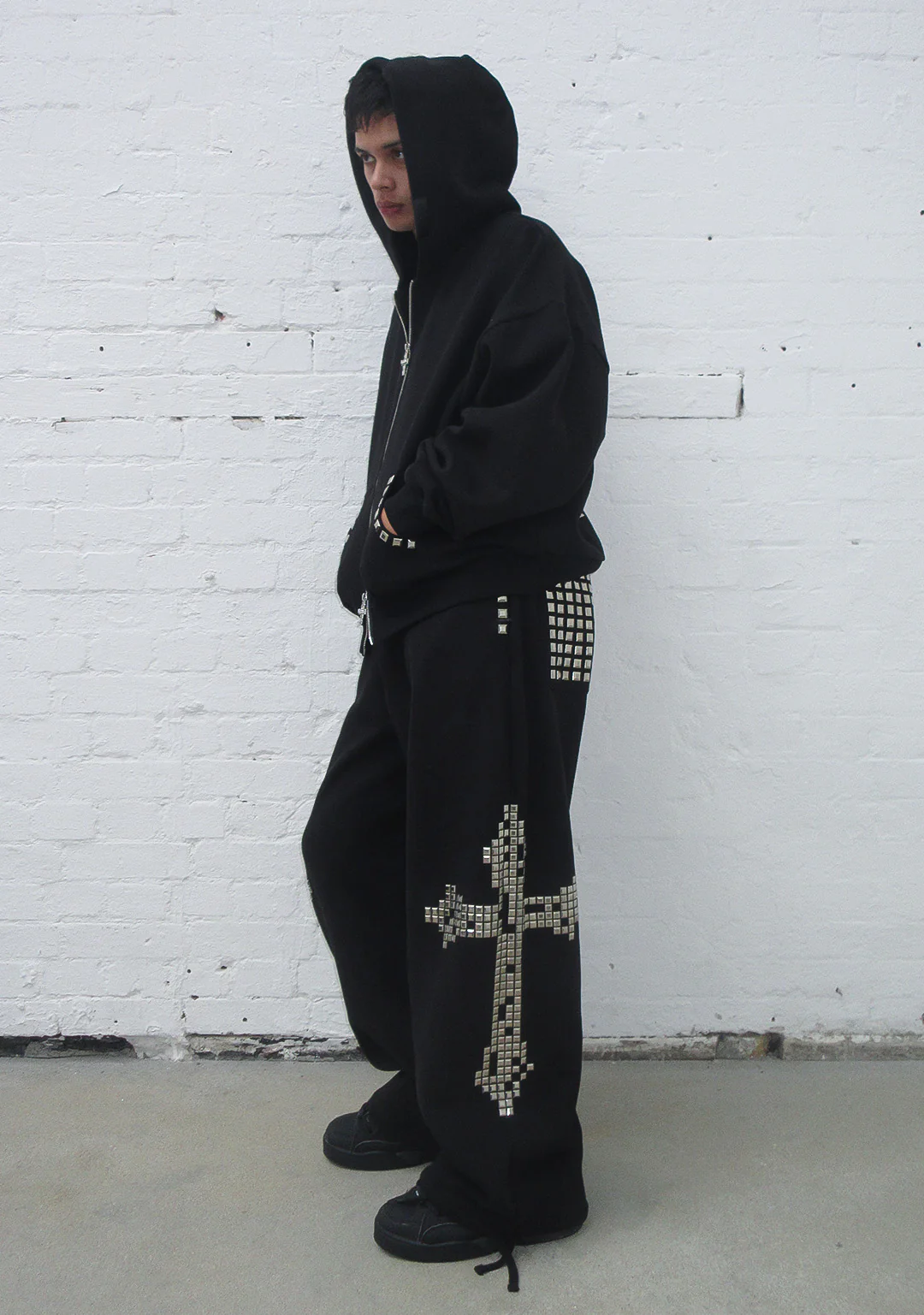 FAITHFUL STUDDED ZIP HOODIE BLACK - Image 3