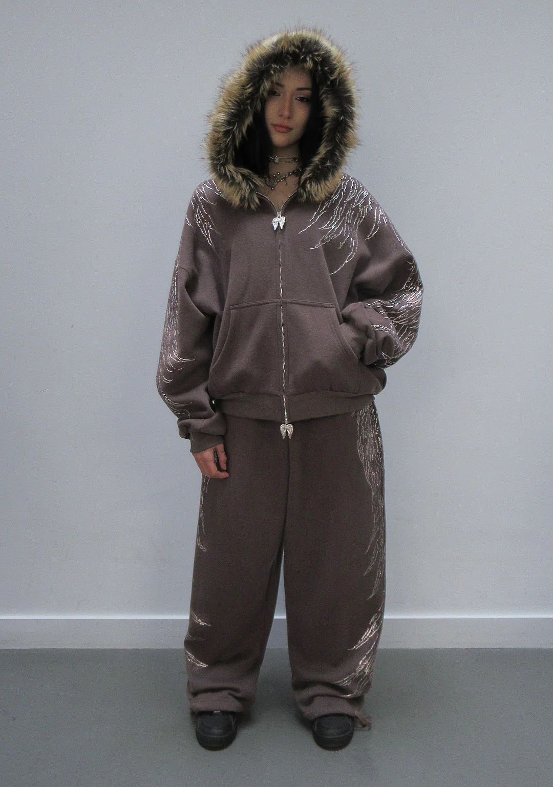 FALLEN RHINESTONE OVERSIZED SWEATPANTS BROWN - Image 3