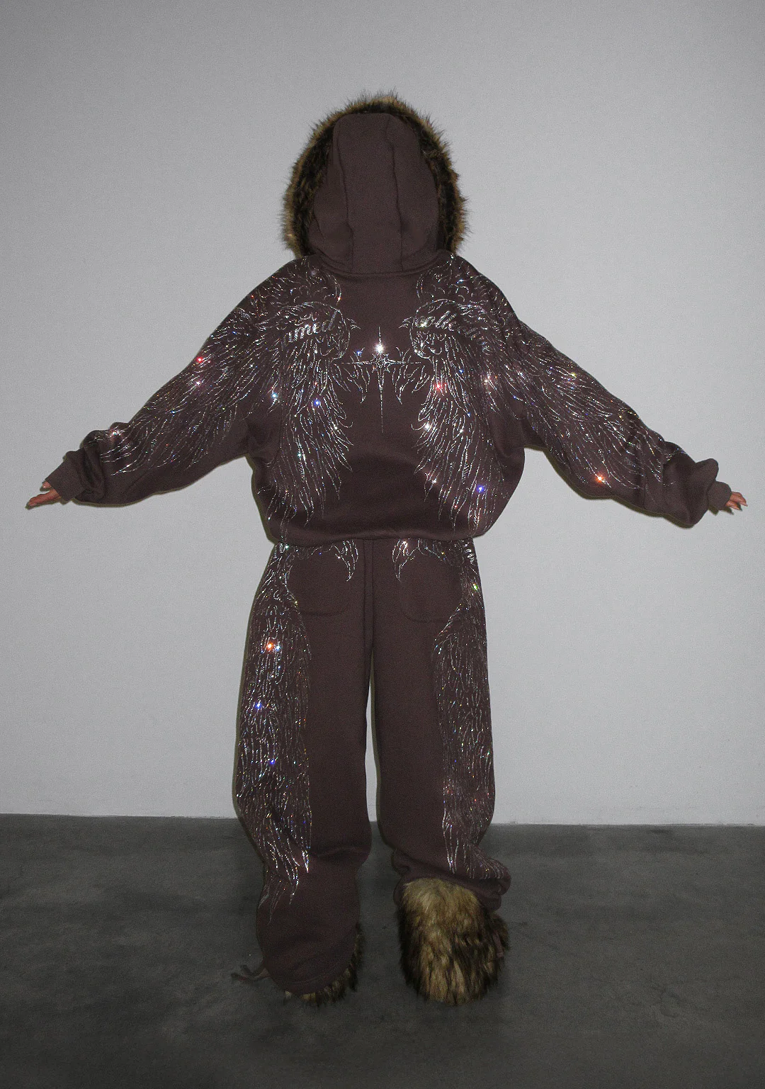 FALLEN RHINESTONE OVERSIZED SWEATPANTS BROWN - Image 6