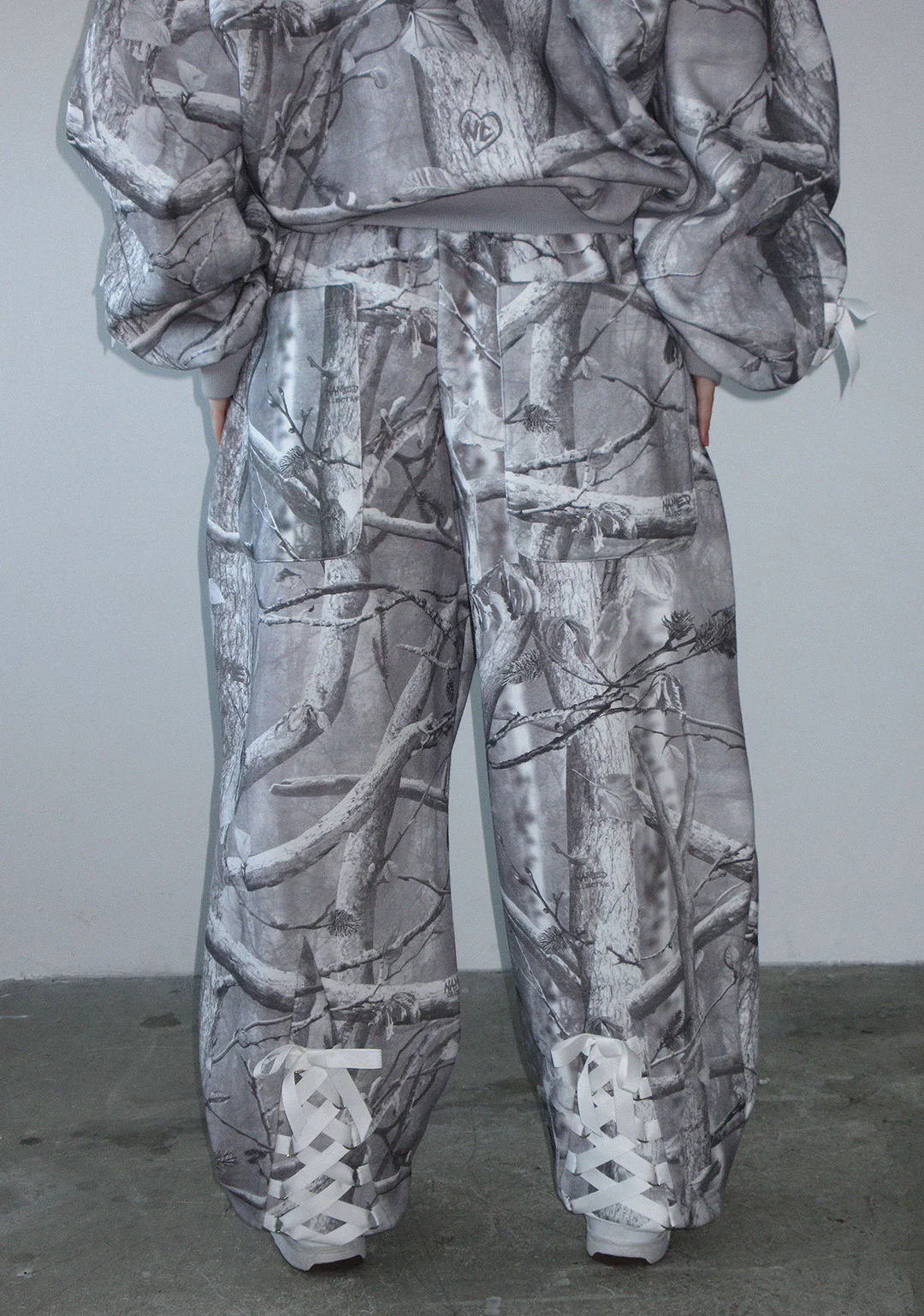 FORBIDDEN SWEATPANTS SNOW - Image 3