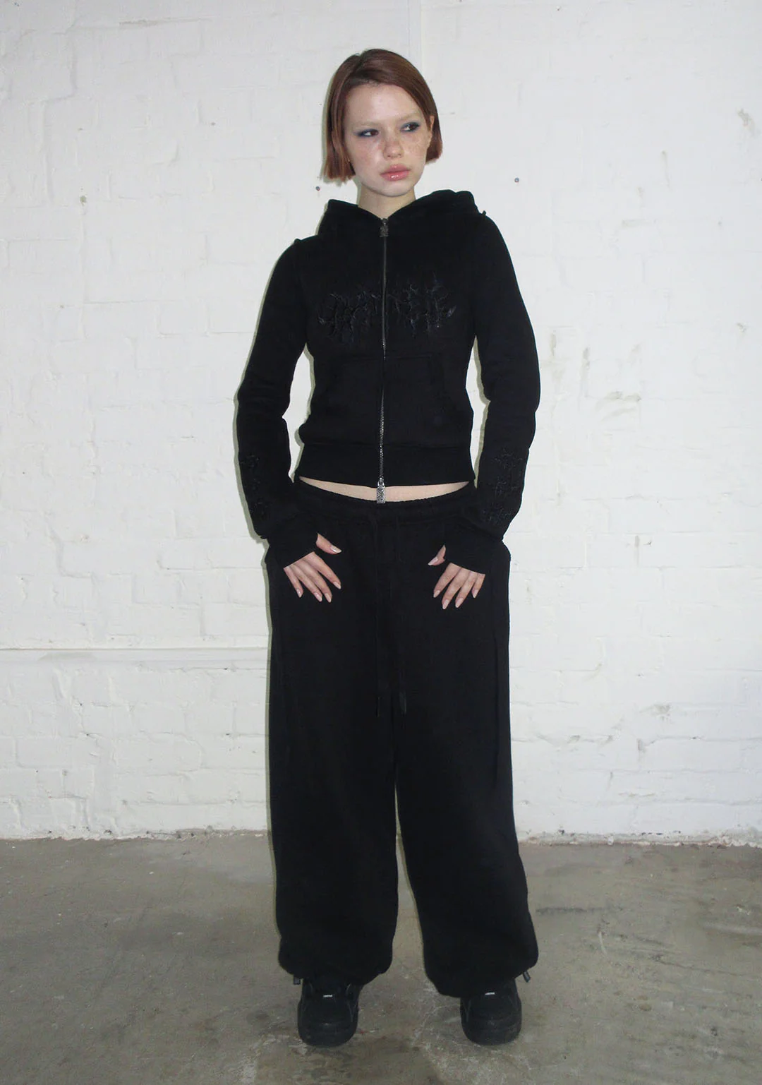 GHOST EMBROIDERED FITTED ZIP HOODIE BLACK - Image 3