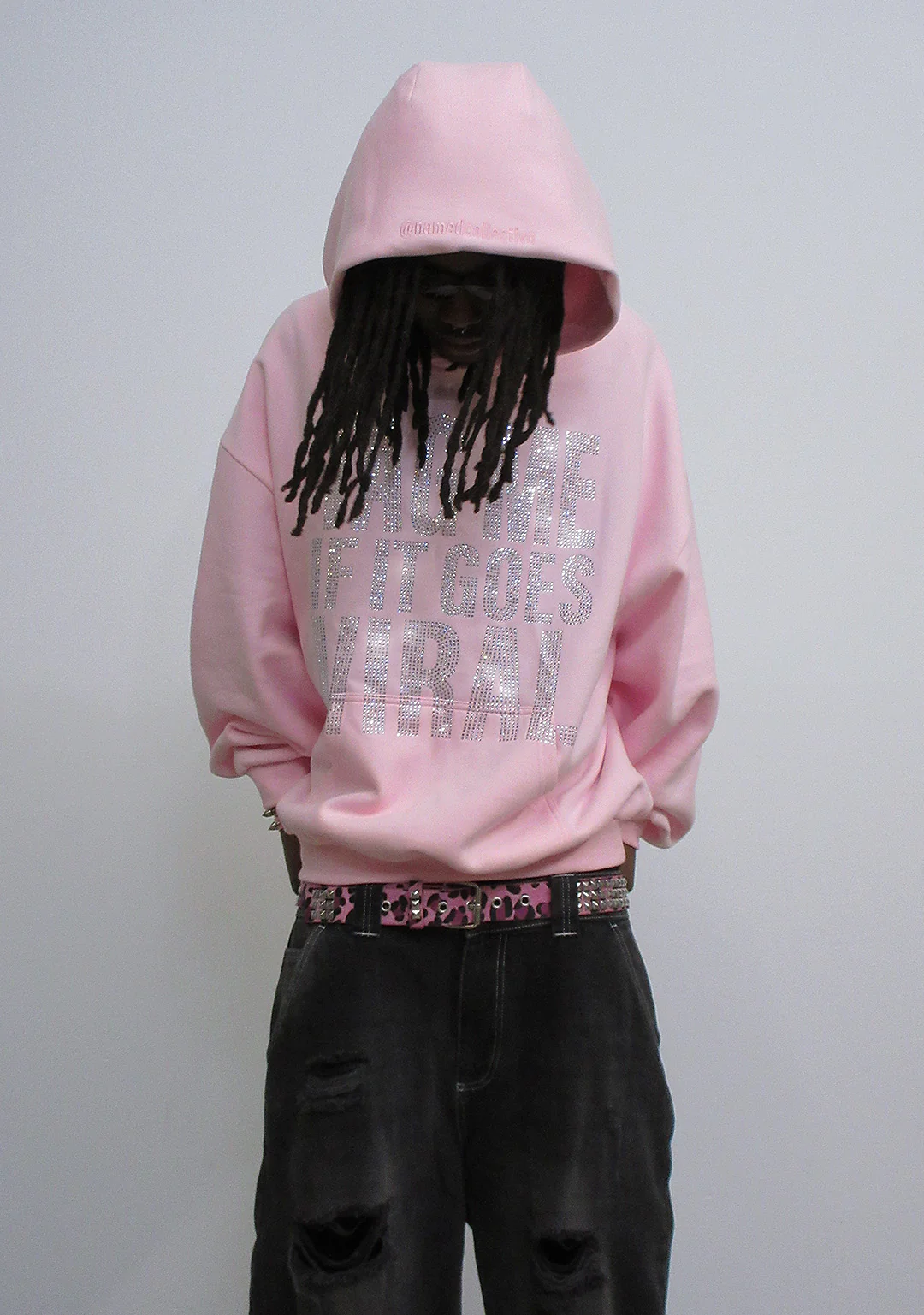 TAG ME RHINESTONE PULLOVER HOODIE BABY PINK - Image 7