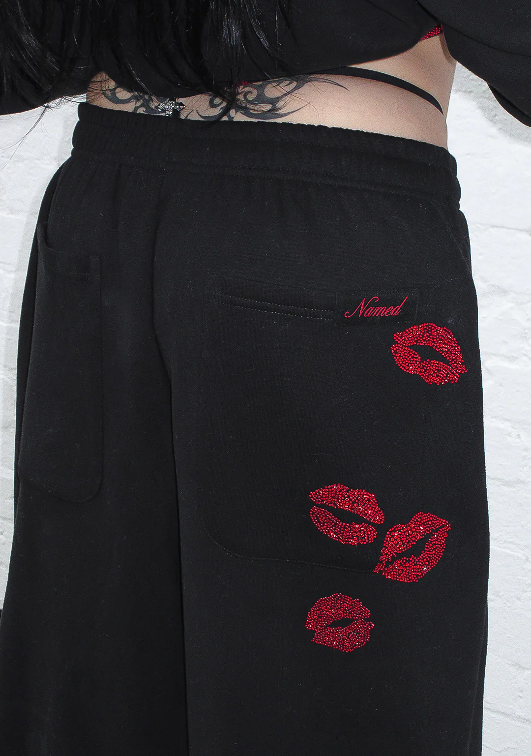 TEASE RHINESTONE KISS OVERSIZED SWEATPANTS BLACK - Image 4