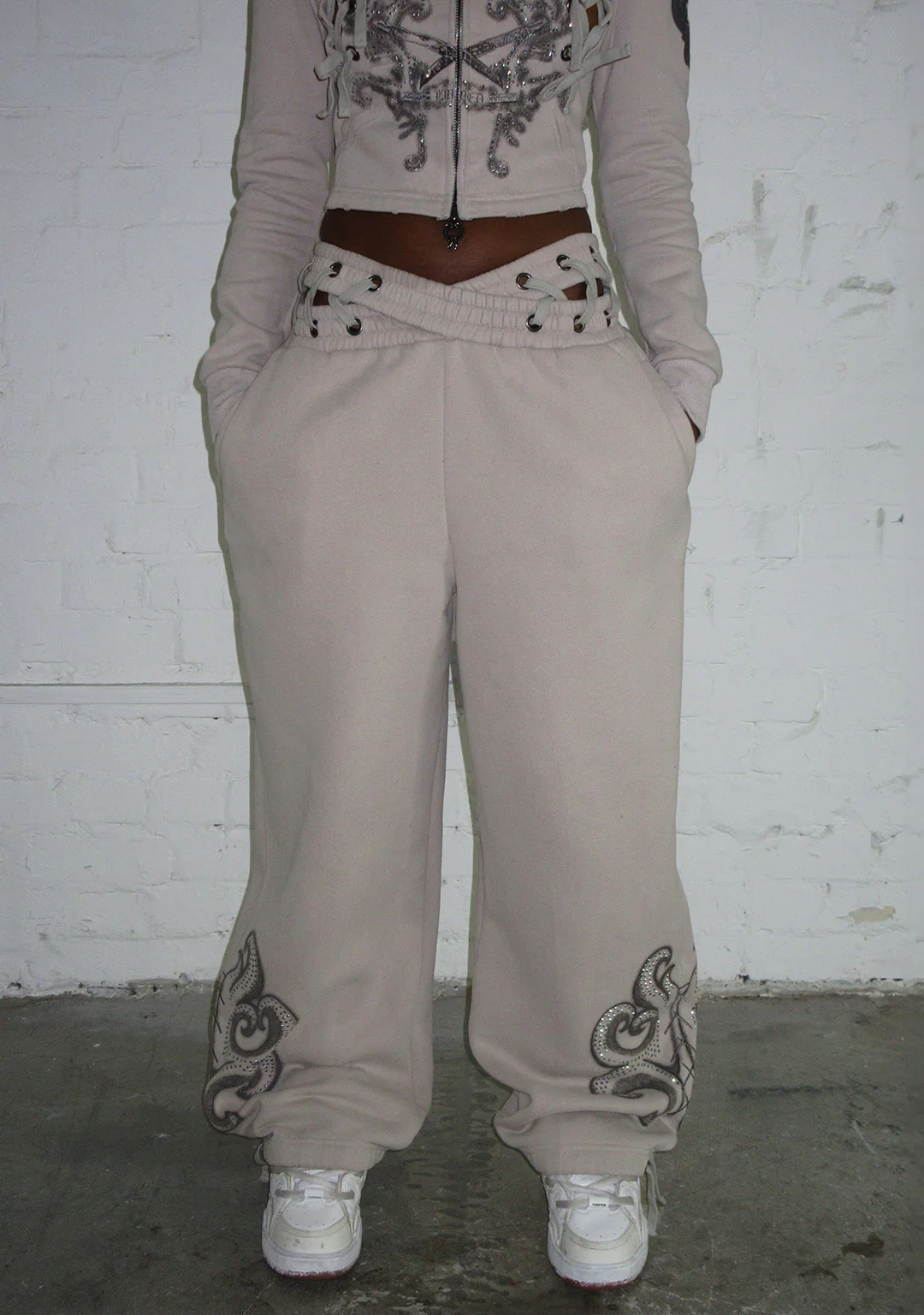 VENDETTA LACE UP OVERSIZED SWEATPANTS BONE - Image 6